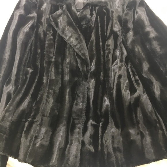 Inc international faux fur coat small - Picture 1 of 4